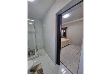 016 Guest house, Vanderbijlpark - 5
