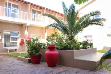 1 Bedroom Flat 100m away from the Beach with WIFI Apartment, Cape Town - 1