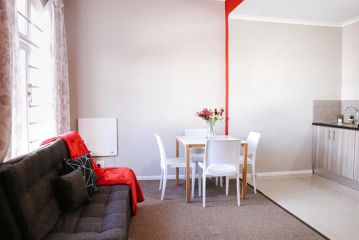 1 Bedroom Flat 100m away from the Beach with WIFI Apartment, Cape Town - 3