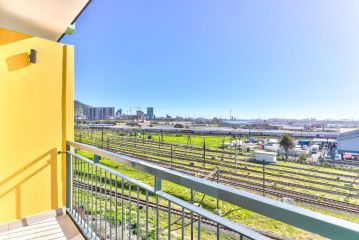 1 On Albert 2 bed harbour view Apartment, Cape Town - 1