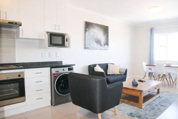 10 Coral Beach - One block from the Beach Apartment, Cape Town - 1