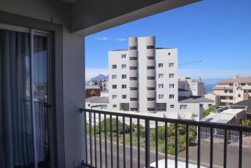 10 Coral Beach - One block from the Beach Apartment, Cape Town - 5