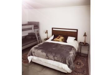 10 Jock Meiring Guesthouse family unit Guest house, Bloemfontein - 3