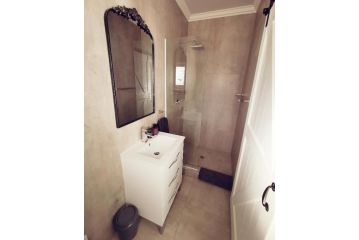 10 Jock Meiring Guesthouse family unit Guest house, Bloemfontein - 4