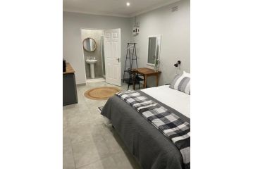 10 Paul Roos Apartment, Kimberley - 2