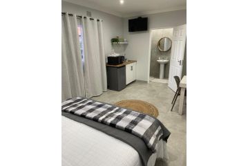 10 Paul Roos Apartment, Kimberley - 3