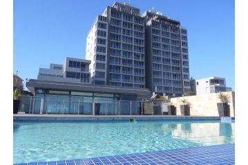 101Infinity Apartment, Bloubergstrand - 1