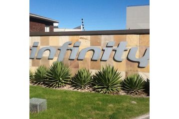 101Infinity Apartment, Bloubergstrand - 2