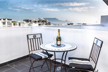 Modern with Ocean views 105 Eden on The Bay, Blouberg, Cape Town Apartment, Cape Town - 2