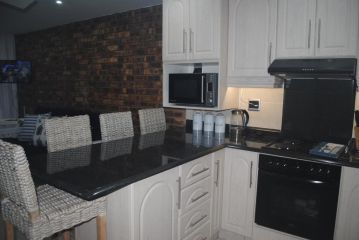 11 Coral Sands Apartment, Scottburgh - 2