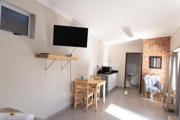 One One Five Albrecht Street Apartment, Bloemfontein - 4