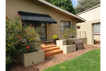 125 on Van Buuren Road Guest house, Johannesburg - 1