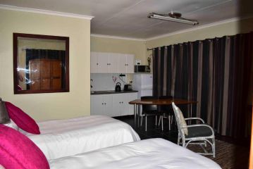 13 Hobson Guest house, Secunda - 2