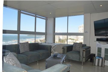 Accommodation Front - Classy 4 Sleeper with Ocean Views Apartment, Durban - 2