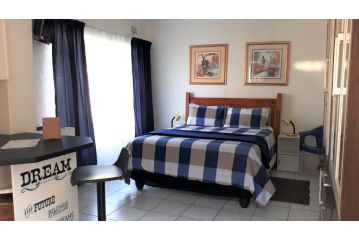13th Avenue Guesthouse Benoni Guest house, Benoni - 4
