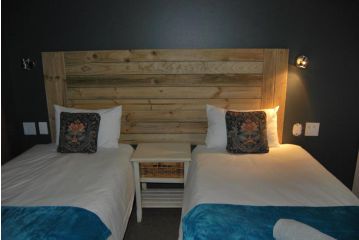 14 Cluster House & Studio Apartment, George - 3