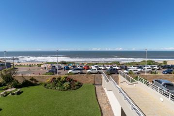 14 Warnerdoone Beachfront Apartment, Kingsburgh - 4