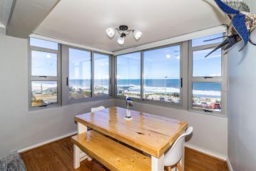 14 Warnerdoone Beachfront Apartment, Kingsburgh - 3