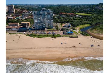 14 Warnerdoone Beachfront Apartment, Kingsburgh - 1