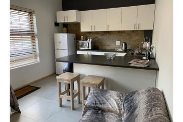 15 Arbour Road Apartment, George - 2
