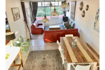 15 SEA LODGE Apartment, Durban - 3