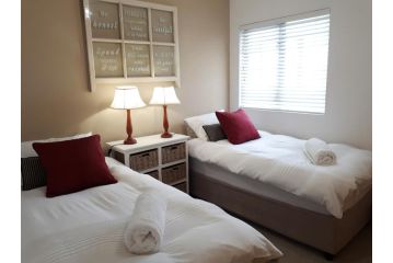 1501 Hibernian Towers Luxury Self Catering Apartment, Strand - 5