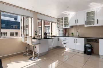 519- 66 Keerom Apartment, Cape Town - 5