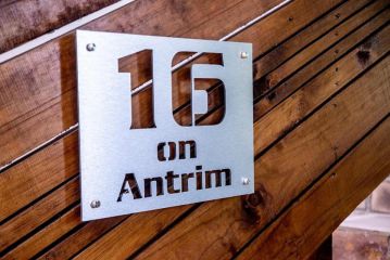 16 On Antrim Apartment, Hermanus - 1