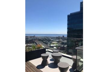 16 on Bree luxury studio apartment with city mountain views Apartment, Cape Town - 4