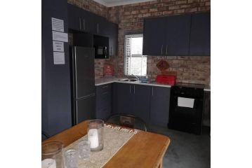 16 Rhodes-North Self Catering Apartment & Studio Apartment, Stellenbosch - 3