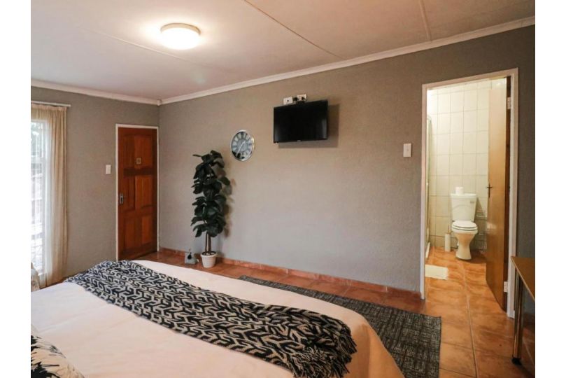 16 Vaalrivier Guest house, Secunda - imaginea 3