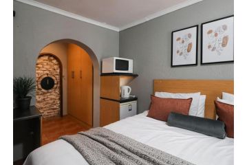 16 Vaalrivier Guest house, Secunda - 2