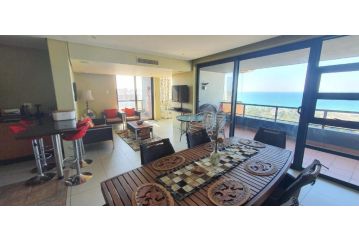 Accommodation Front - Tastefully Furnished 6 Sleeper with Ocean Views Apartment, Durban - 5