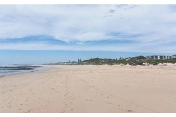 17 The Dune Jeffreys Bay Apartment, Jeffreys Bay - 4