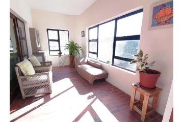 18 on Flame Villa, Jeffreys Bay - 3