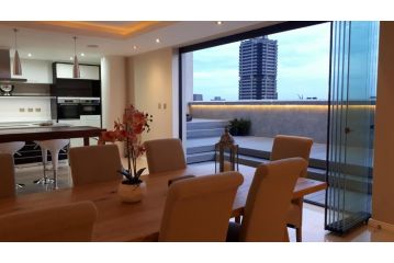 1804 Johannesburg City Penthouse with Rooftop Hot Tub Apartment, Johannesburg - 1