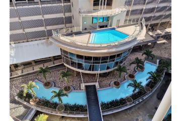 2 Bed Apartment Point Waterfront Apartment, Durban - 4