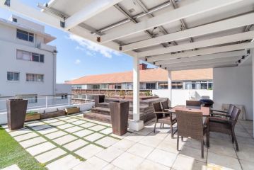 2 Bed Green Point Apartment, Cape Town - 2