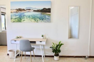 2 Bed Guest Suite Apartment with private pool, ocean view & garden Apartment, Cape Town - 3
