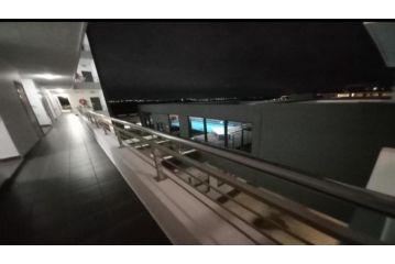 2 Bedroom Apartment in Umhlanga Apartment, Durban - 1