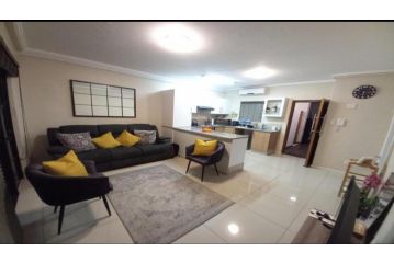 2 Bedroom Apartment in Umhlanga Apartment, Durban - 3