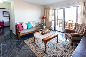 2 Bedroom Holiday Flat in Dana Bay Apartment, Mossel Bay - 4