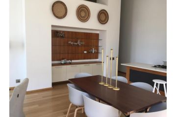 2 Bedroom Louise in Mutual Heights Apartment, Cape Town - 3