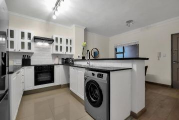 2 Bedroom 2 Bath Luxury - Sandton CBD Apartment, Johannesburg - 1