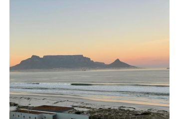 2 Bedroom Sea View Apartment - Blouberg H206 Apartment, Cape Town - 2