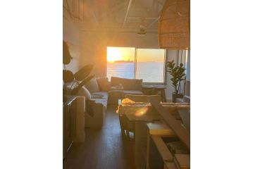 2 Bedroom Sea View Apartment - Blouberg H206 Apartment, Cape Town - 3