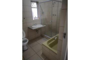 2 Friends Guesthouse Guest house, Cape Town - 5