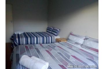 2 Friends Guesthouse Guest house, Cape Town - 1