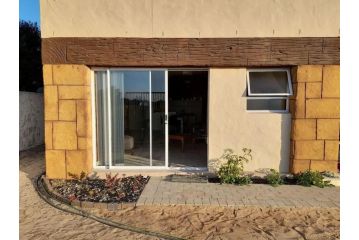 2 Zeeland Street - Langebaan Cottage Apartment, Langebaan - 1